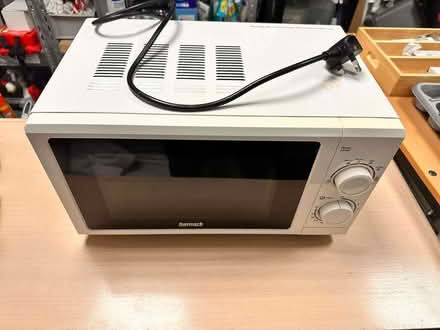 Photo of free microwave (Windsor SL4) #1