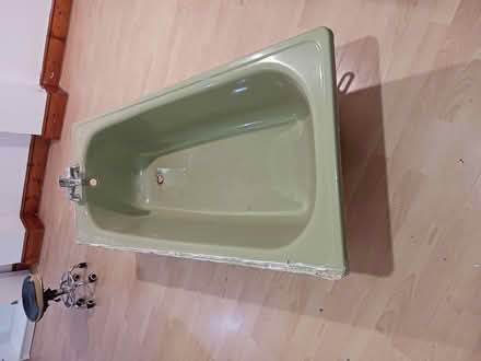 Photo of free Metal bath tub in avocado colour (Stoke Newington N16) #1