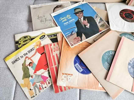 Photo of free Large selection of 45rpm records 1950s/60s Pop /Jazz etc. (Bexhill TN39) #2