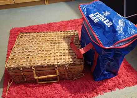 Photo of free Wicker Picnic Basket & Cooler Bag (Bilton CV22) #1