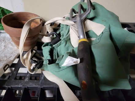 Photo of free Gardening apron lee Valley (Montreal road and St Laurent) #1