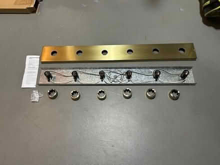 Photo of free 6 Bulb Vailty Light 36" (20876) #2