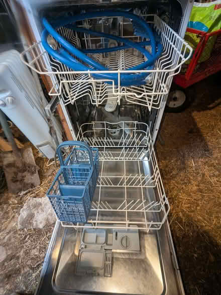 Photo of free Slimline indesit dishwasher (Hardendale Quarry CA10) #3