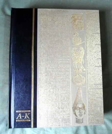 Photo of free A-Z in two volumes Readers Digest Great Illustrated Dictiona (NW10) #3