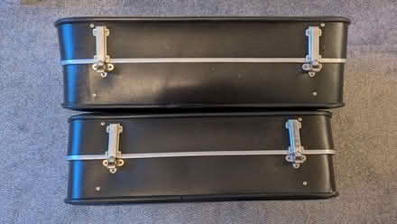 Photo of free 2 "old fashioned" suitcases, expandable, with key locks. (BT8) #2
