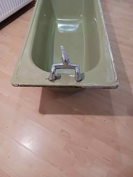 Photo of free Metal bath tub in avocado colour (Stoke Newington N16) #2