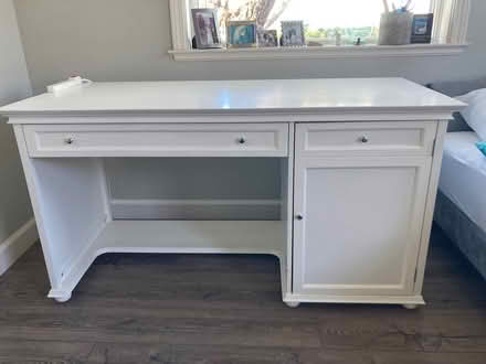 Photo of free White Desk (Linda Mar, Pacifica) #1