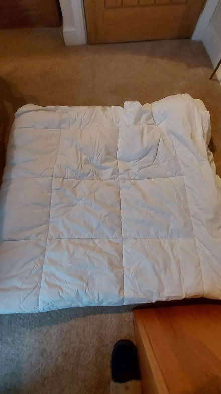 Photo of free Duvet king size 10.5 tog microfibre (Pecket Well HX7) #1