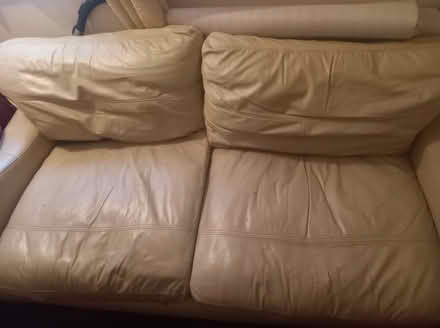 Photo of free Sofa needs to be gone Sunday last day (Limbury LU4) #4