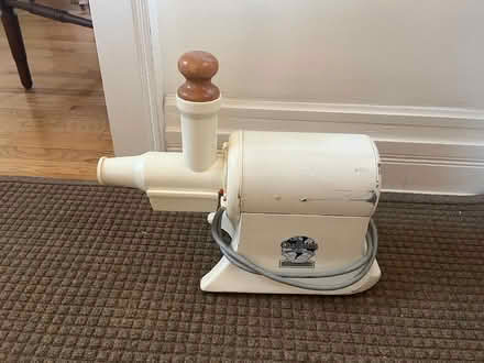 Photo of free old but good Champion Juicer (near 6th and Arapahoe Boulder) #1