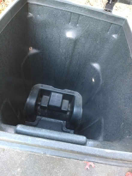 Photo of free garbage can- 40 Gal outdoor (495 & Main St., Shawsheen area) #2