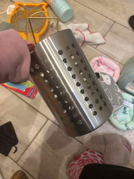 Photo of free Utensil holder (Thornes WF2) #1