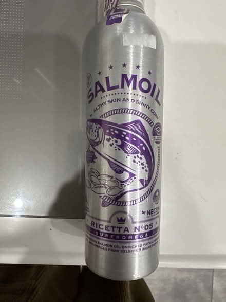 Photo of free Salmon oil for cats (Hampstead, mw3) #1
