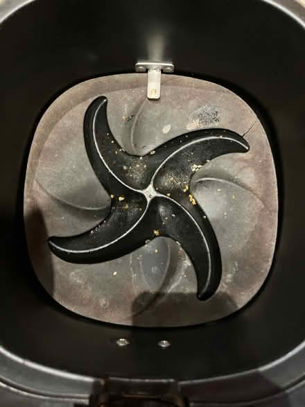 Photo of free Philips airfryer (TW1) #3