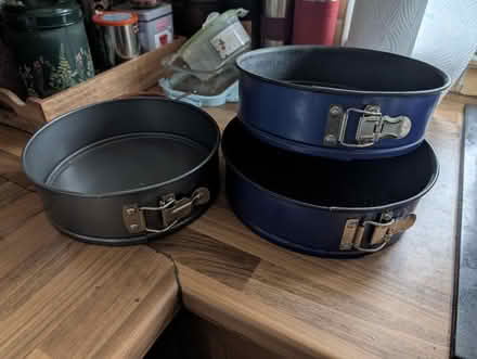 Photo of free 3 Cake Baking Tins 22cm (AL10) #1