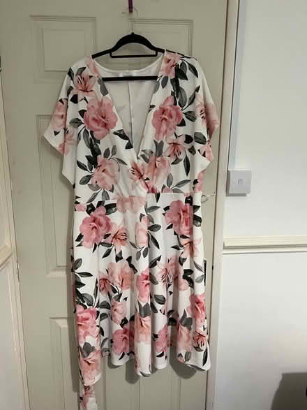 Photo of free Women’s plus size clothes (Bermondsey SE16) #4