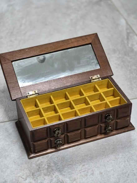 Photo of free Small brown jewellery Box.-30wx15dx10h (cm) (Aston Clinton HP22) #2