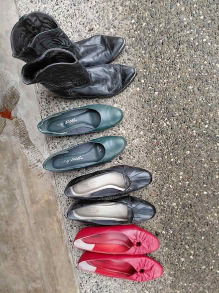 Photo of free Women's boots/shoes (Juanita (Kirkland)) #1