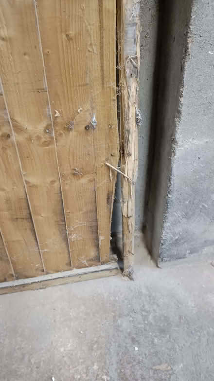 Photo of free Section of garden fence, slightly damaged (New Marston OX3) #2