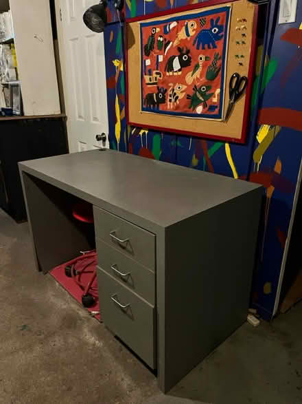 Photo of free Solid desk (Gerrard/ Broadview area) #2