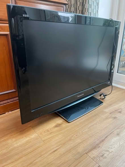 Photo of free TV Panasonic 36 inches (Leamington Spa CV32) #2