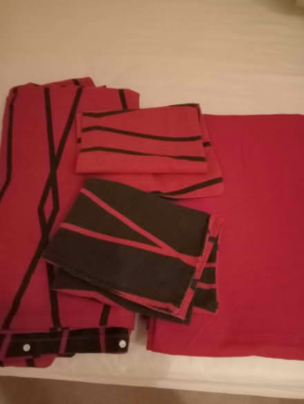 Photo of free Double duvet cover, pillow cases, double sheet. (Larkhall) #1