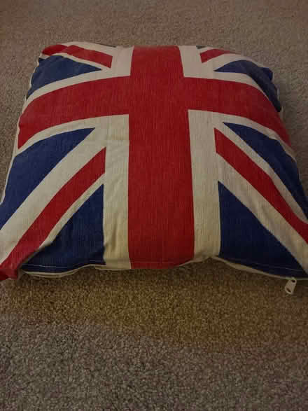 Photo of free Union Jack cushion (M23) #1