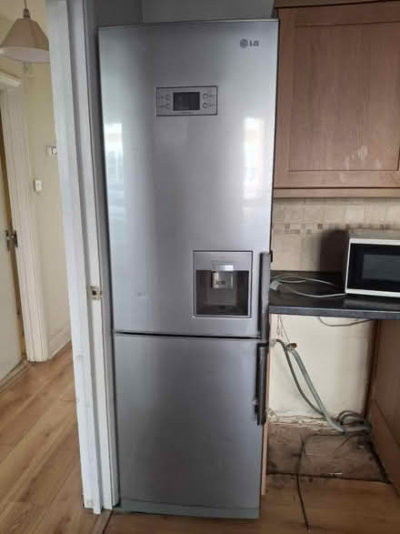 Photo of free LG fridge freezer (Tooting SW17) #1