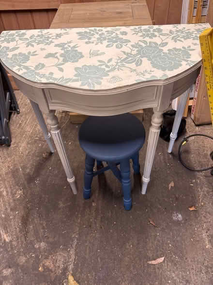 Photo of free Dressing table and stool (Edwalton NG12) #1
