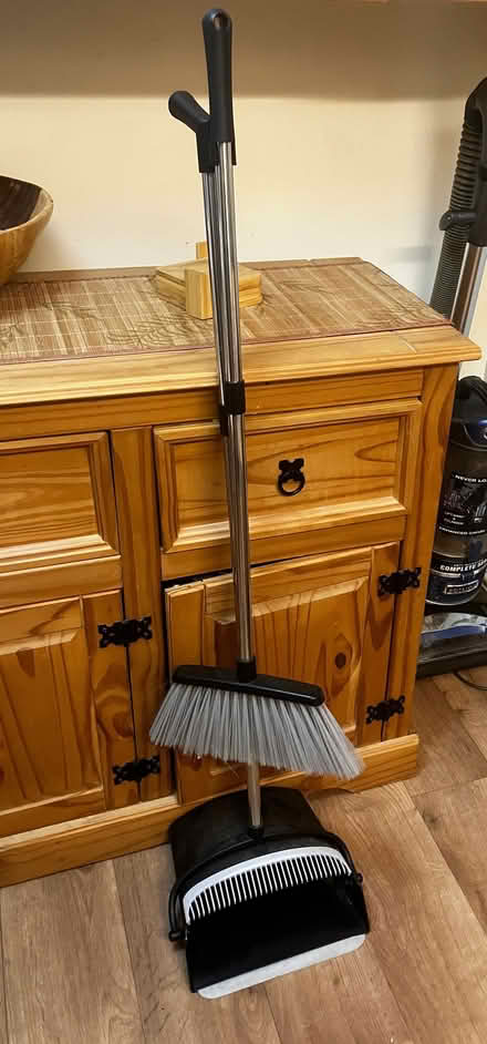 Photo of free Brush and Pan Set (High Bentham LA2) #2