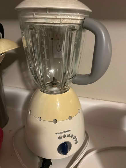 Photo of free Blender (L5L 5P5) #1