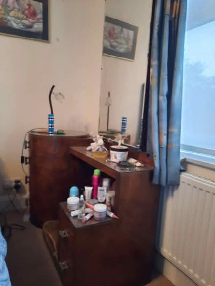 Photo of free Veneered 1930's dressing table (Potters Bar, EN6) #4