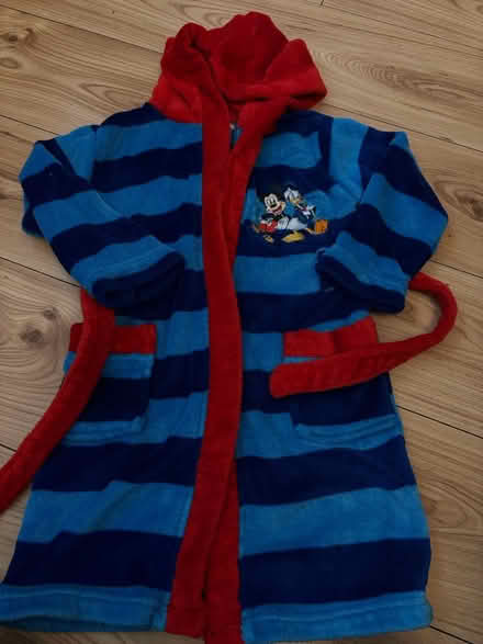 Photo of free Age 5-6 Mickey Mouse dressing gown (Grays RM17) #1