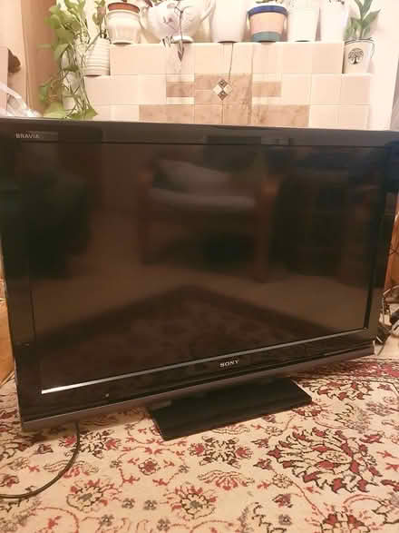Photo of free 40" Sony TV. NOT smart (Glastonbury BA6) #1