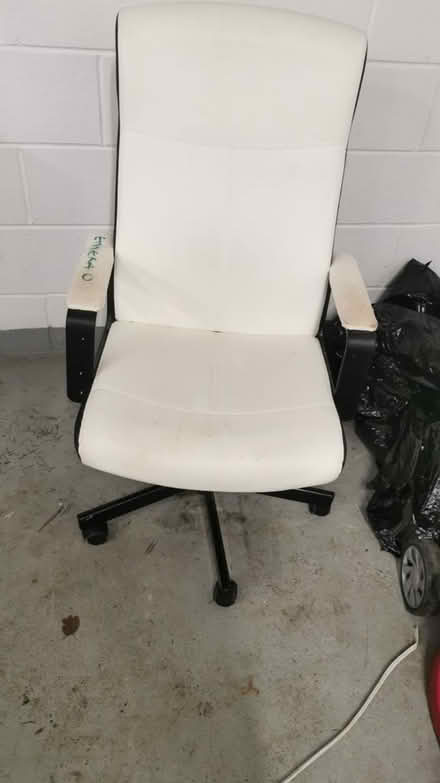 Photo of free Office chair (TW19) #2