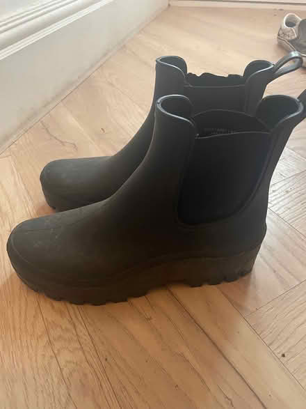 Photo of free Woman Black Size 5 Waterproof Shoes (Finchley Central, N3) #2