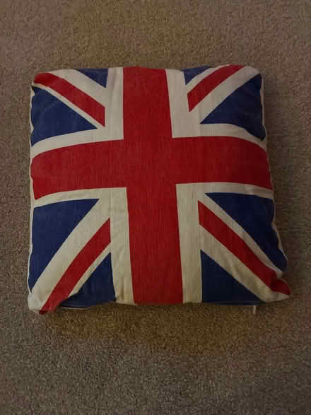 Photo of free Union Jack cushion (M23) #2