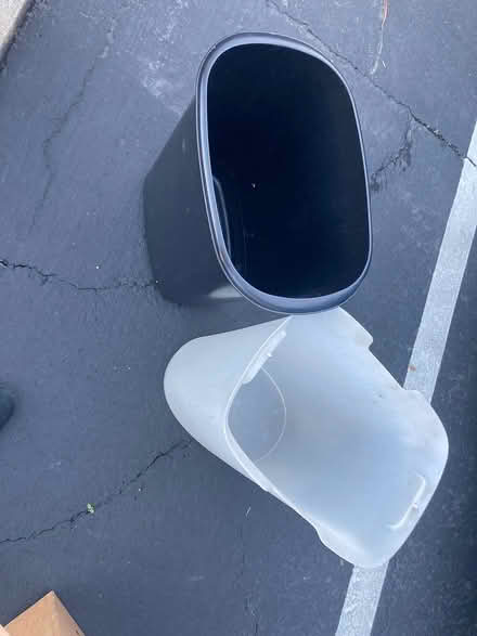 Photo of free Plastic garbage cans, 1 black 1 wht (Foothill Boulevard Cupertino) #1