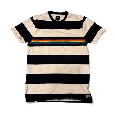 Photo of free Vans Man’s Top (Brooklyn Storage) #1