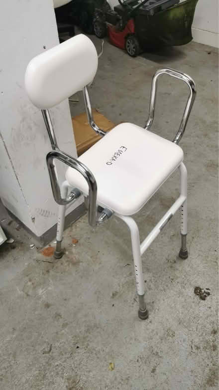 Photo of free High chair bathroom (TW19) #1