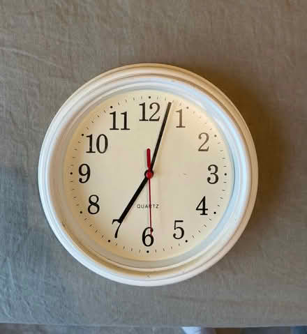 Photo of free Battery-powered clock (SW17 8JA) #1