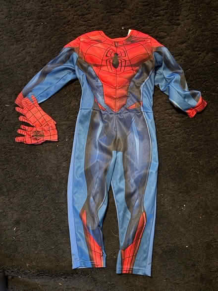 Photo of free SpiderMan costume size 3-4 (Shenley Brook end MK5) #1
