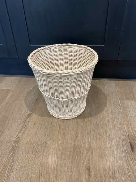Photo of free Basket for waste paper (Sainsburys GL52) #1