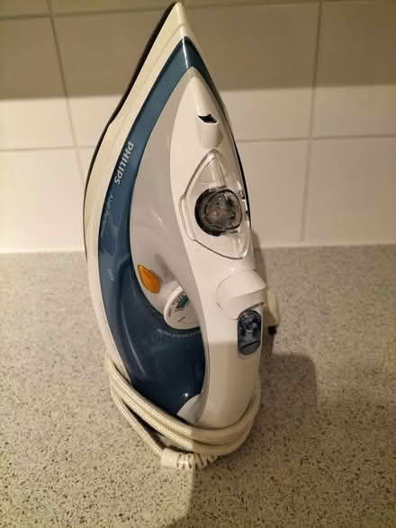 Photo of free Philips steam iron (Arnold NG5 9QP) #1