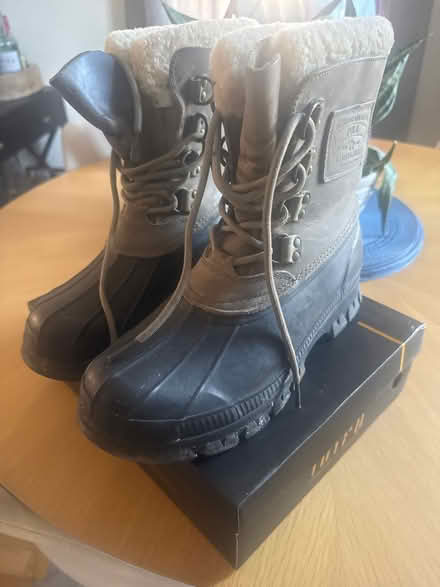 Photo of free Snow boots (Jackson Heights) #1