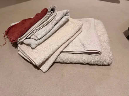 Photo of free Good condition bedding & towels (St Pauls Ward GU15) #2