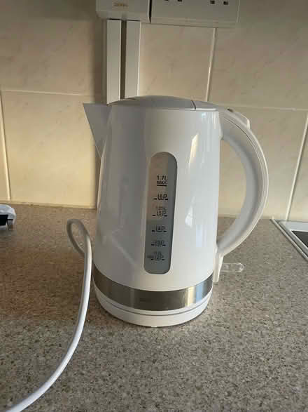Photo of free White 1.5 litre kettle (Hala LA1) #1