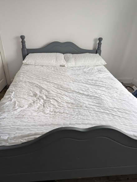 Photo of free Double bed pine painted base only (Bridlington YO15 3hp) #3