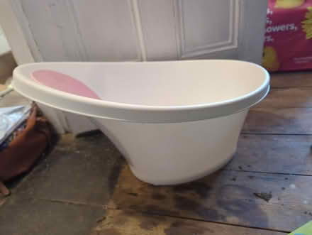 Photo of free Snuggle baby bath (Marsh LA1) #1