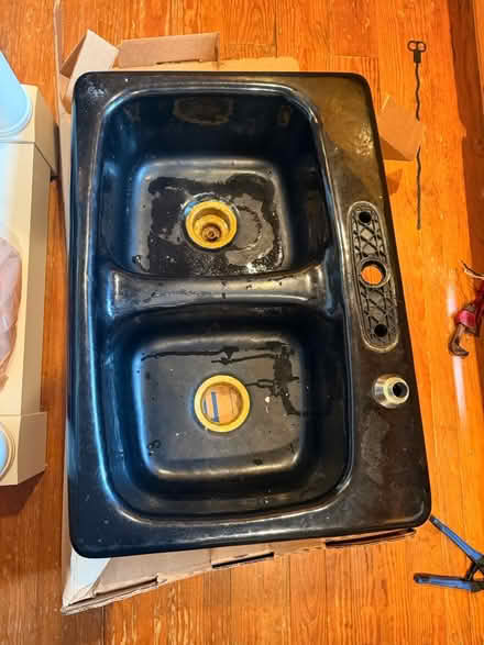 Photo of free Heavy @ss cast iron sink (Near CNU) #1